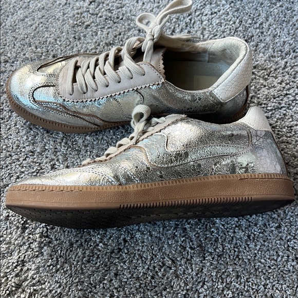 Dolce Vita Notice Sneakers in silver 7.5 - Picture 4 of 9